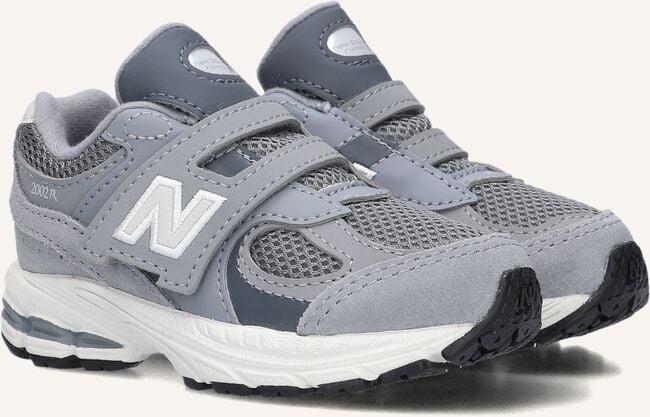 Grijze NEW BALANCE Lage sneakers IV2002 Grijze NEW BALANCE Lage sneakers IV2002 - large