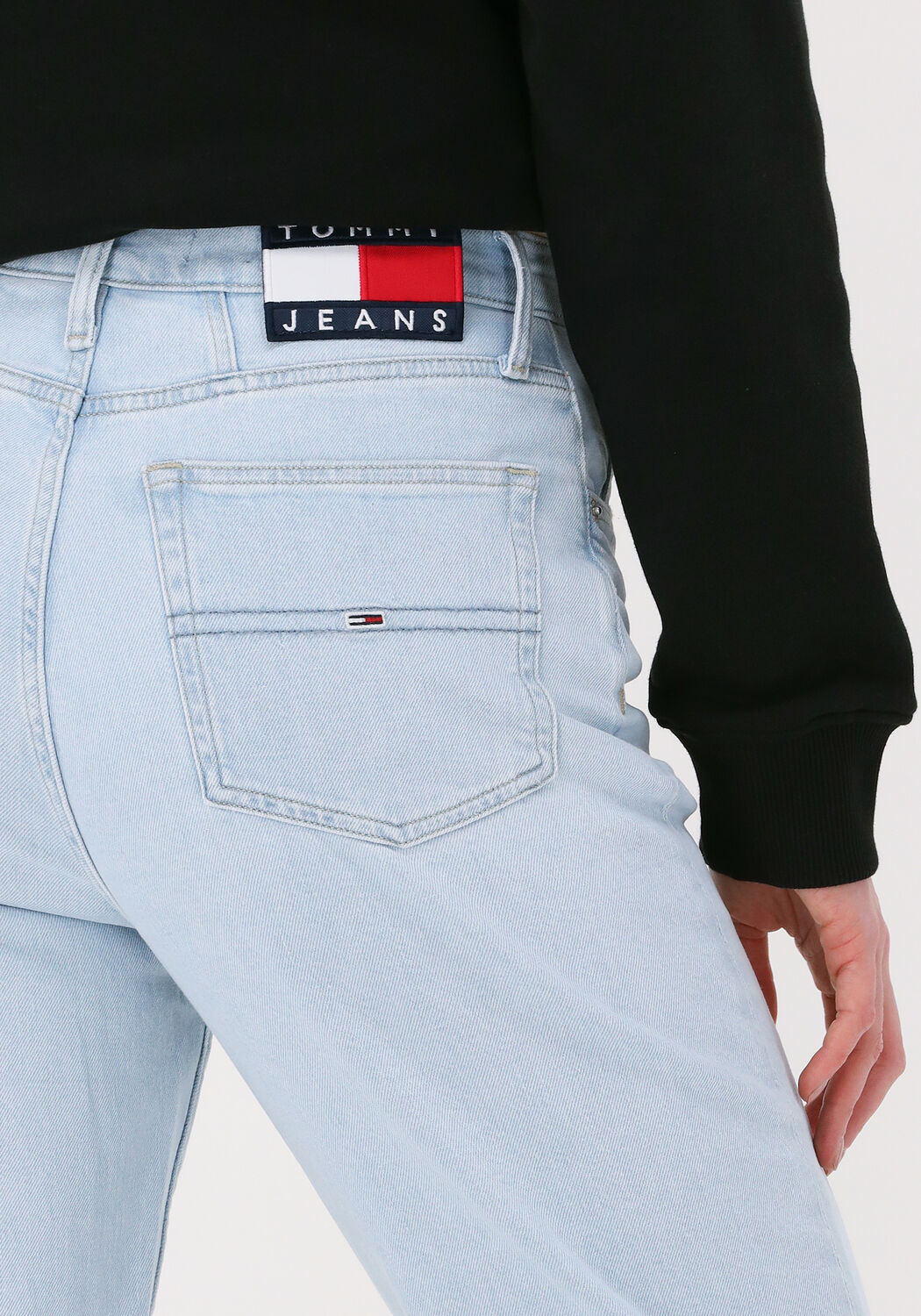 Lichtblauwe TOMMY JEANS Mom jeans MOM JEAN UHR TPRD BF6113 | Omoda