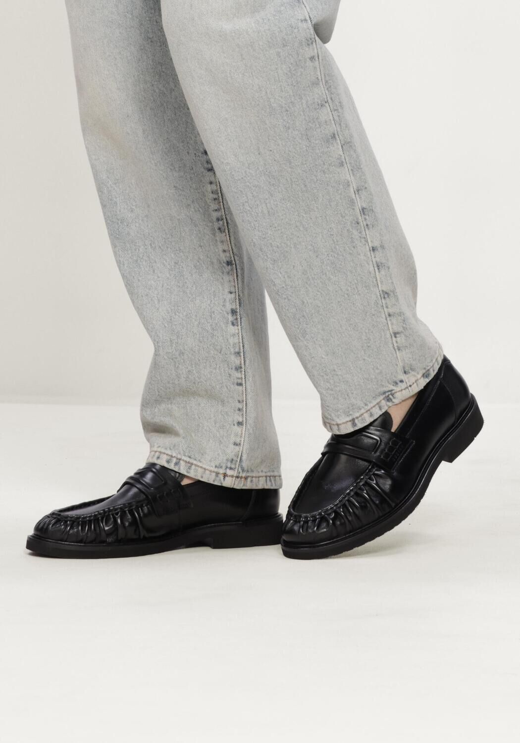 Zwarte NUBIKK Loafers JONES MIO - large