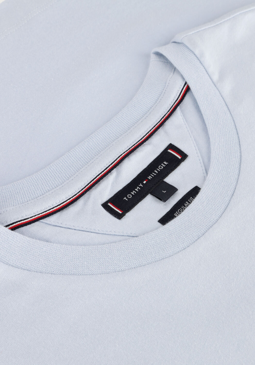 Lichtblauwe TOMMY HILFIGER T-shirt ESS SEASONAL REG FIT SOLID TEE - large