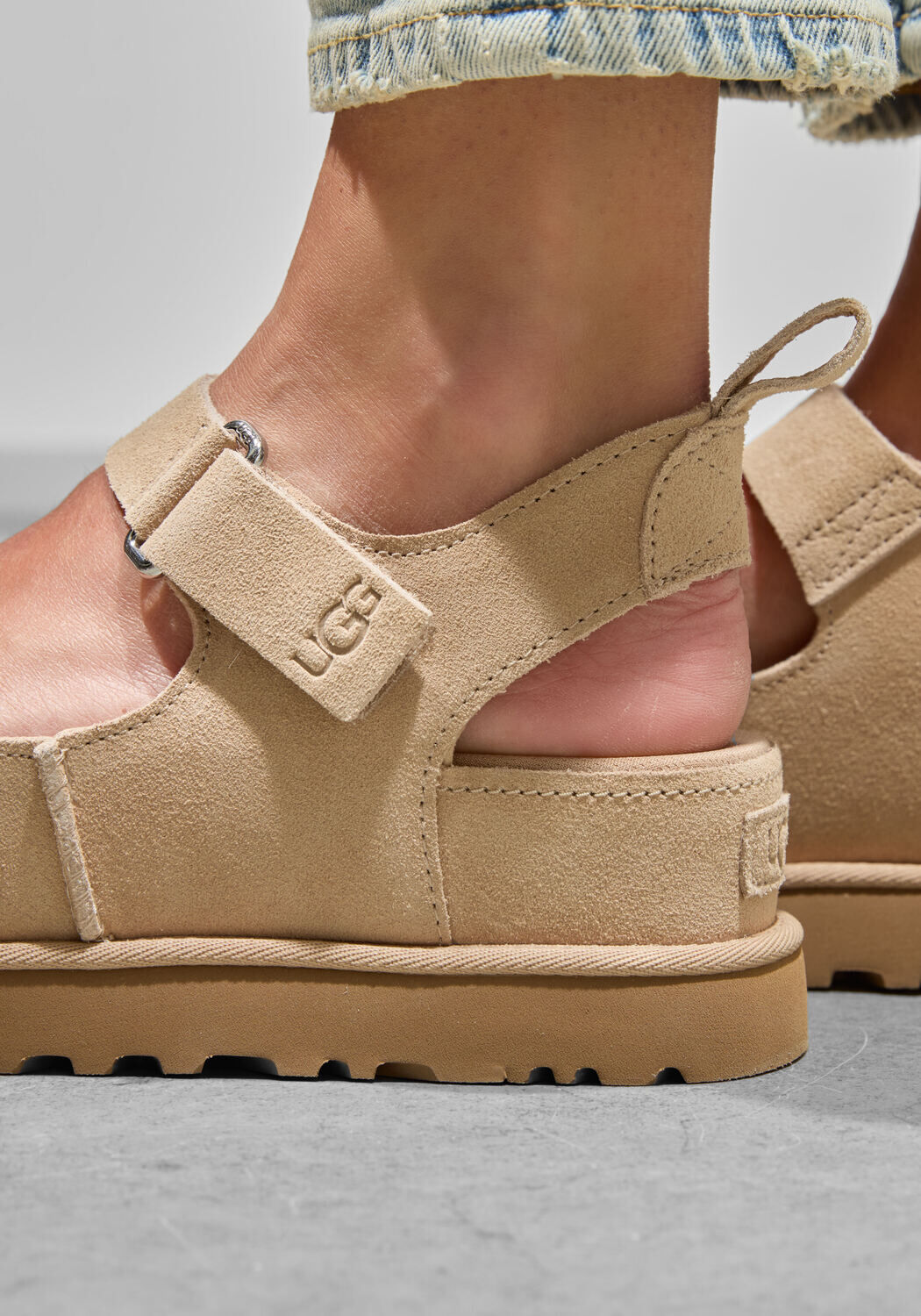 Beige UGG Platte sandalen W GOLDENSTAR HI - large