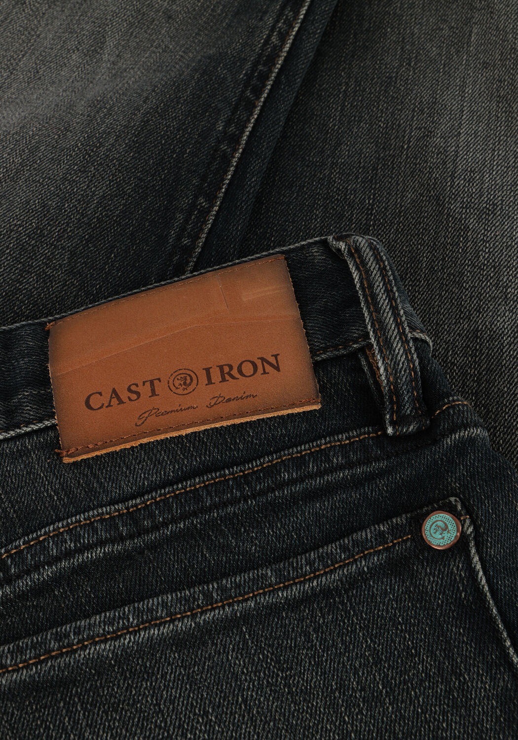 Donkerblauwe CAST IRON Slim fit jeans RISER SLIM EARTH BLUE JEANS - large