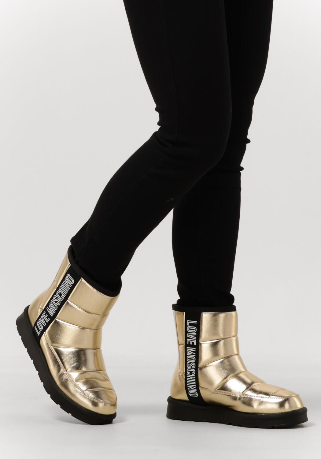 Love deals moschino boots