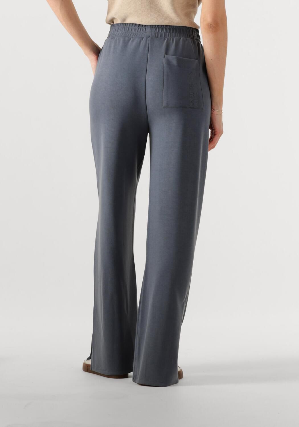 ALIX THE LABEL Dames Broeken Ladies Knitted Flowy Side Slit Pants Donkergrijs