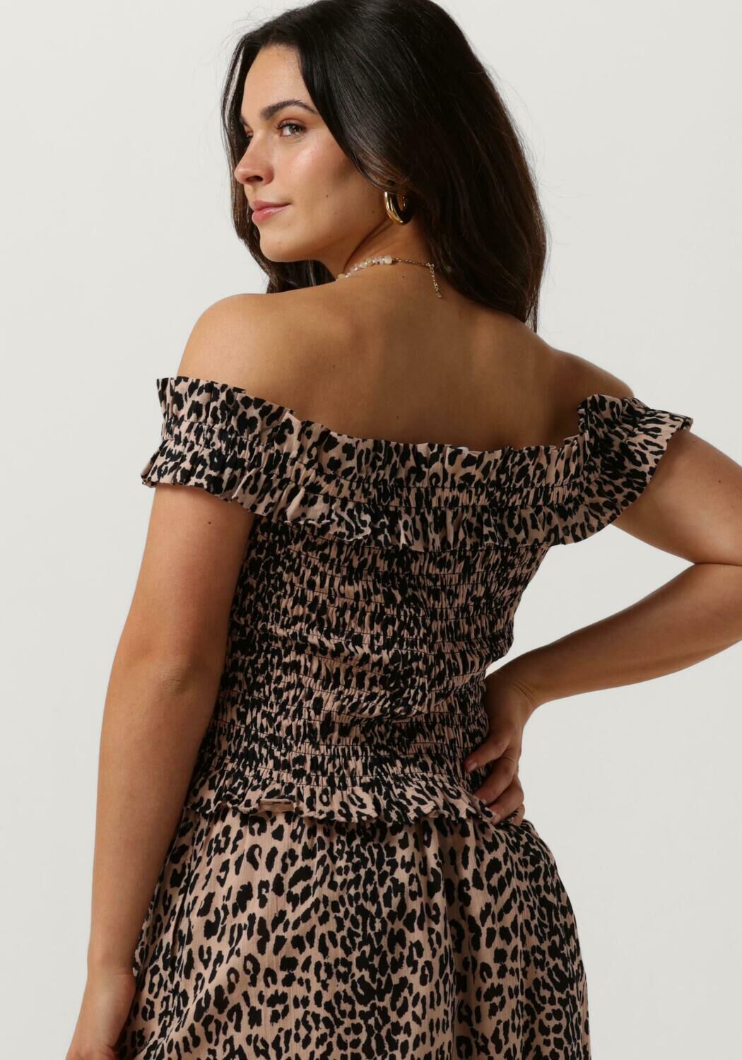 CATWALK JUNKIE Dames Tops & T-shirts Off-shoulder Smock Top Bruin