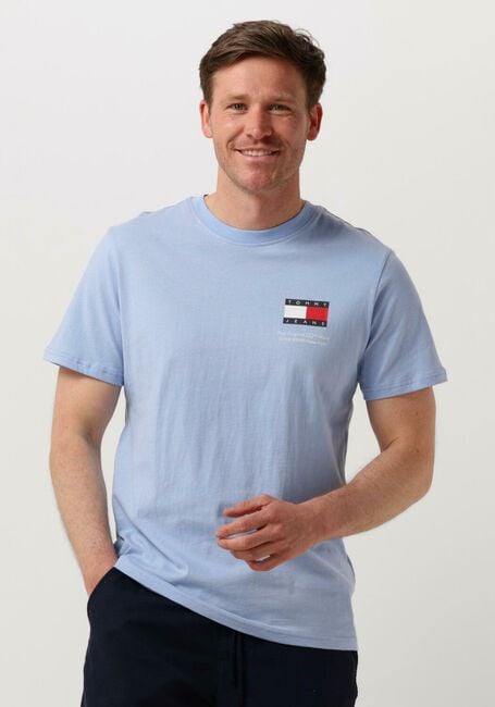 Lichtblauwe TOMMY JEANS T-shirt TJM SLIM ESSENTIAL FLAG TEE - large