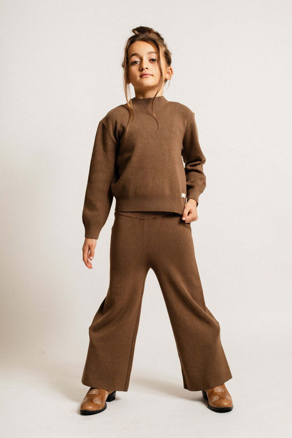 Bruine BAJE STUDIO Lange broeken MAGGIA - large