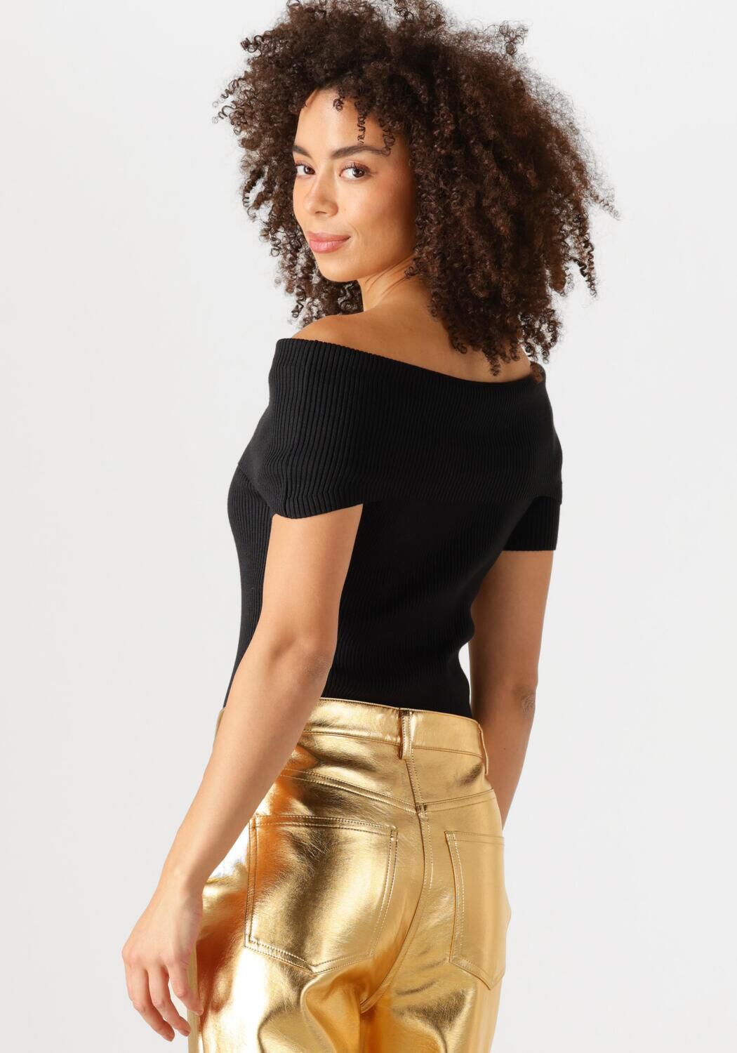 EST'SEVEN Dames Tops & T-shirts Lynn Zwart