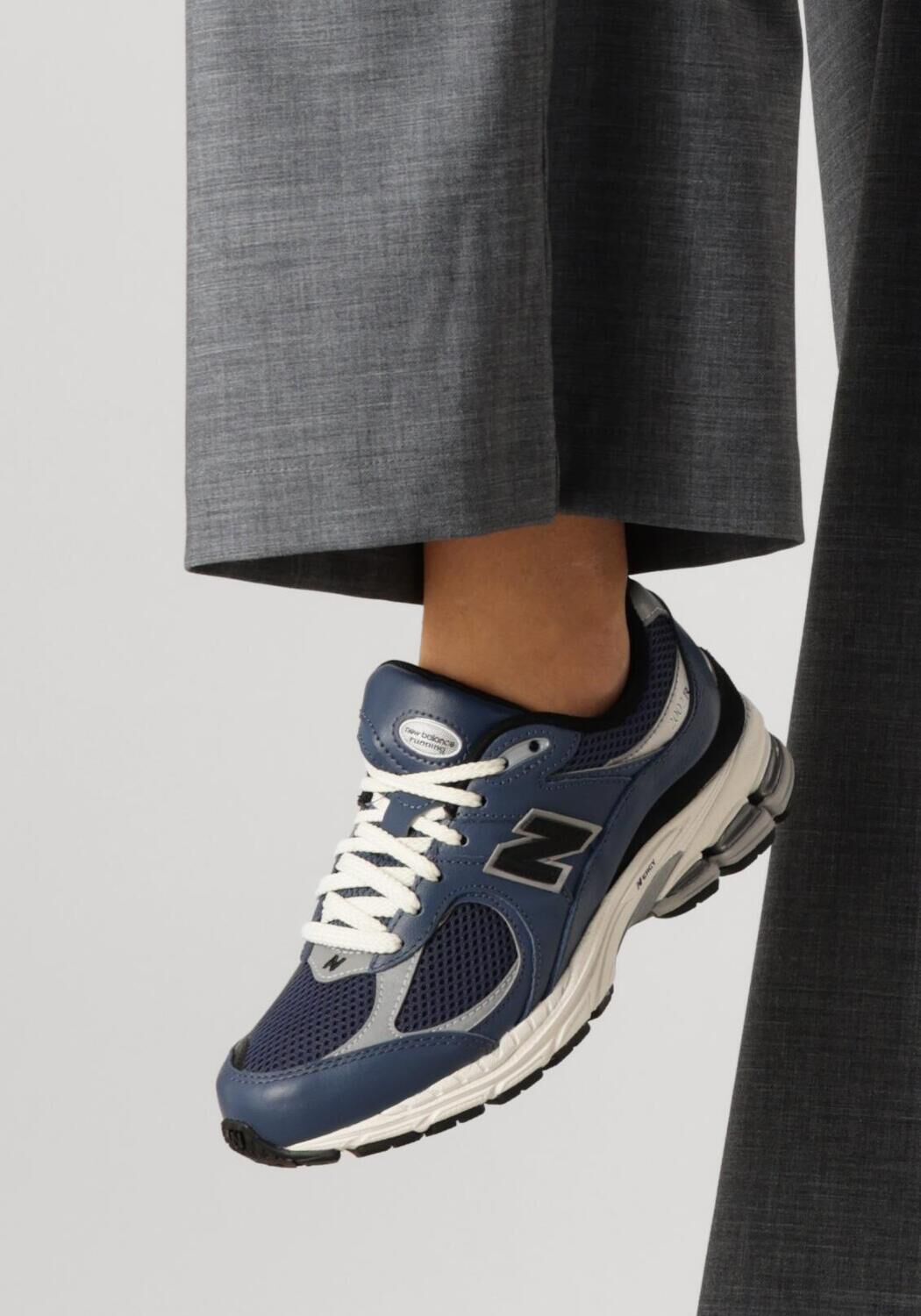 Blauwe NEW BALANCE Lage sneakers M2002 D - large