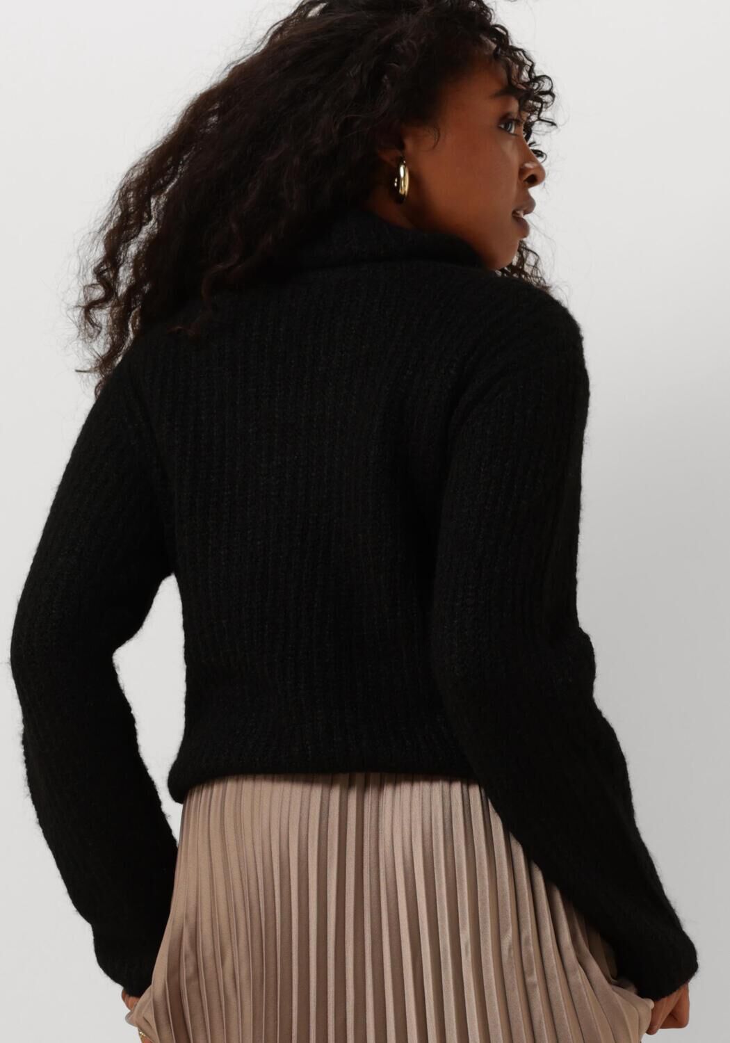 MY ESSENTIAL WARDROBE Dames Truien & Vesten Meenamw Knit Rollneck Zwart