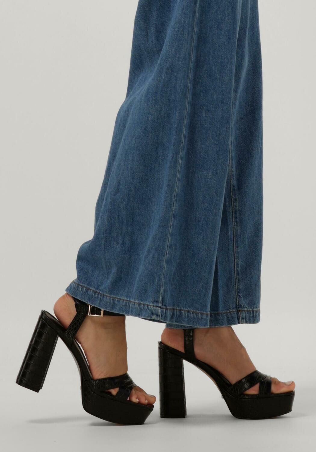 Zwarte GUESS Sandalen ZELINA - large