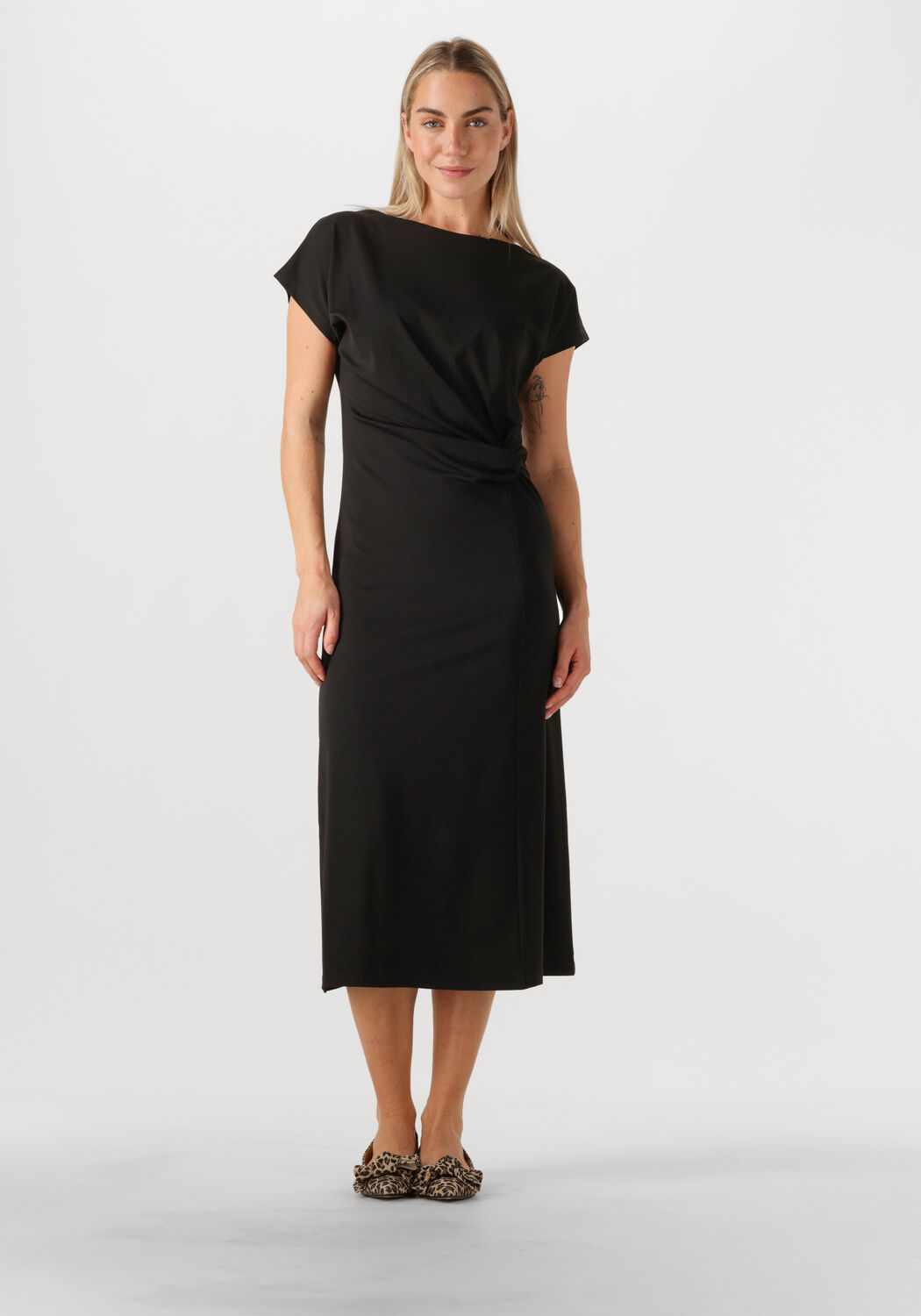 KNIT-TED Dames Jurken Zwaan Zwart