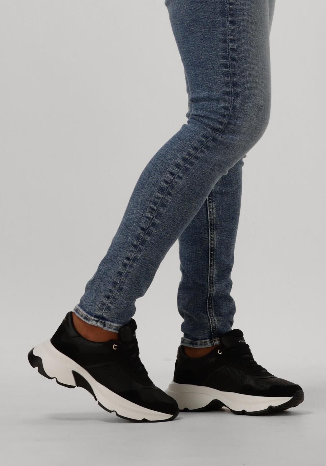 Sneakers online kopen Morgen in huis Omoda