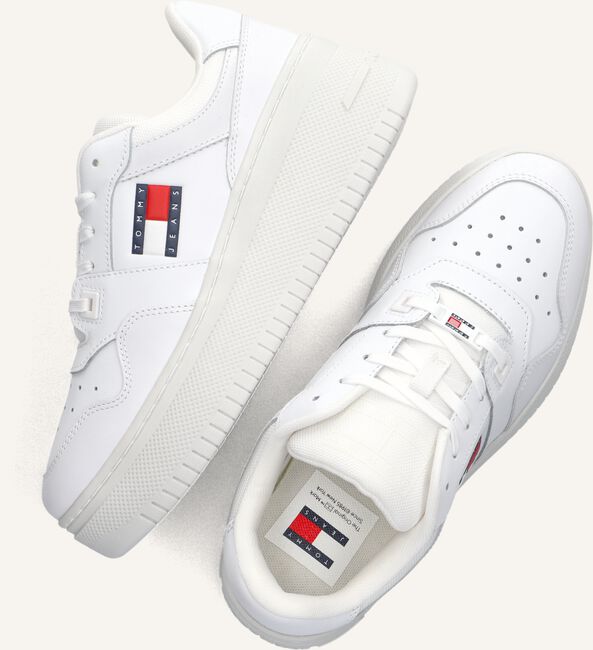 Witte TOMMY JEANS Lage sneakers TJW RETRO BASKET FLATFORM Witte TOMMY JEANS Lage sneakers TJW RETRO BASKET FLATFORM - large