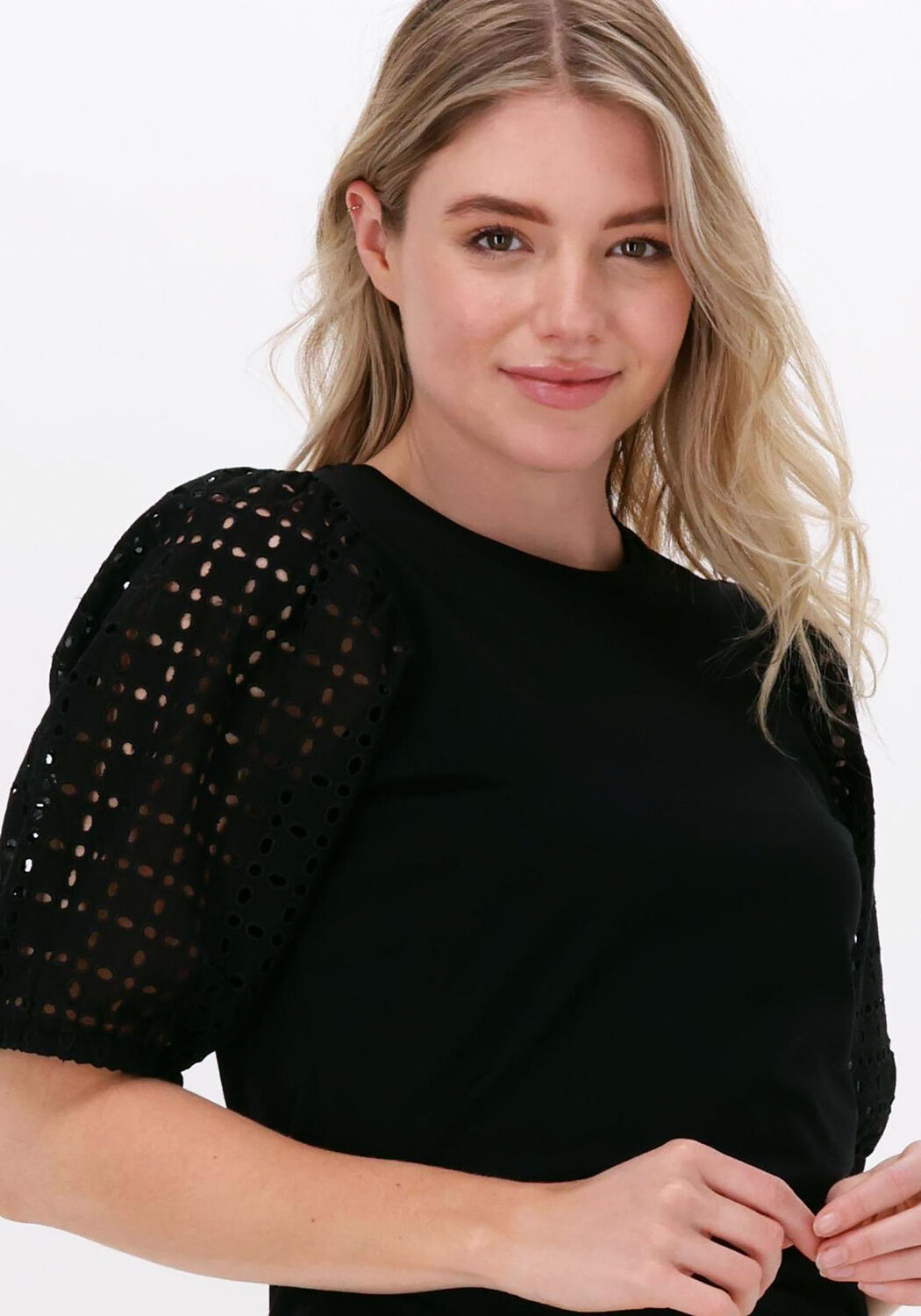 Broderie top on sale zwart