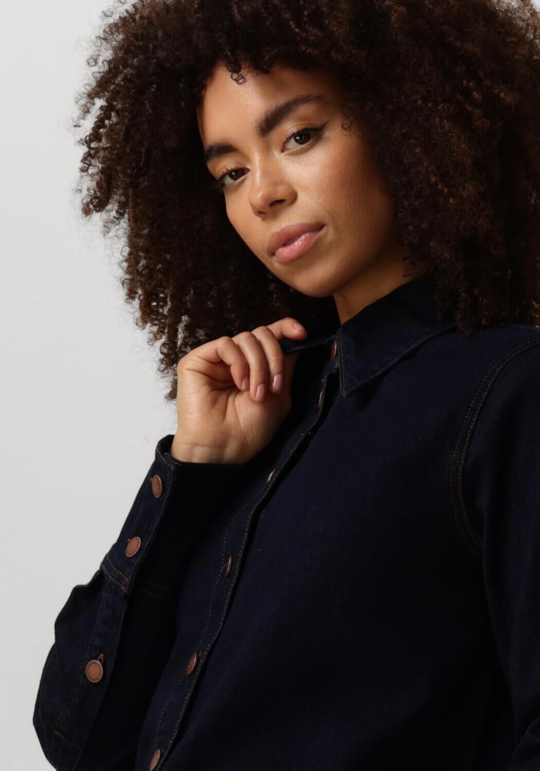 MY ESSENTIAL WARDROBE Dames Blouses Laramw 115 Shirt Donkerblauw