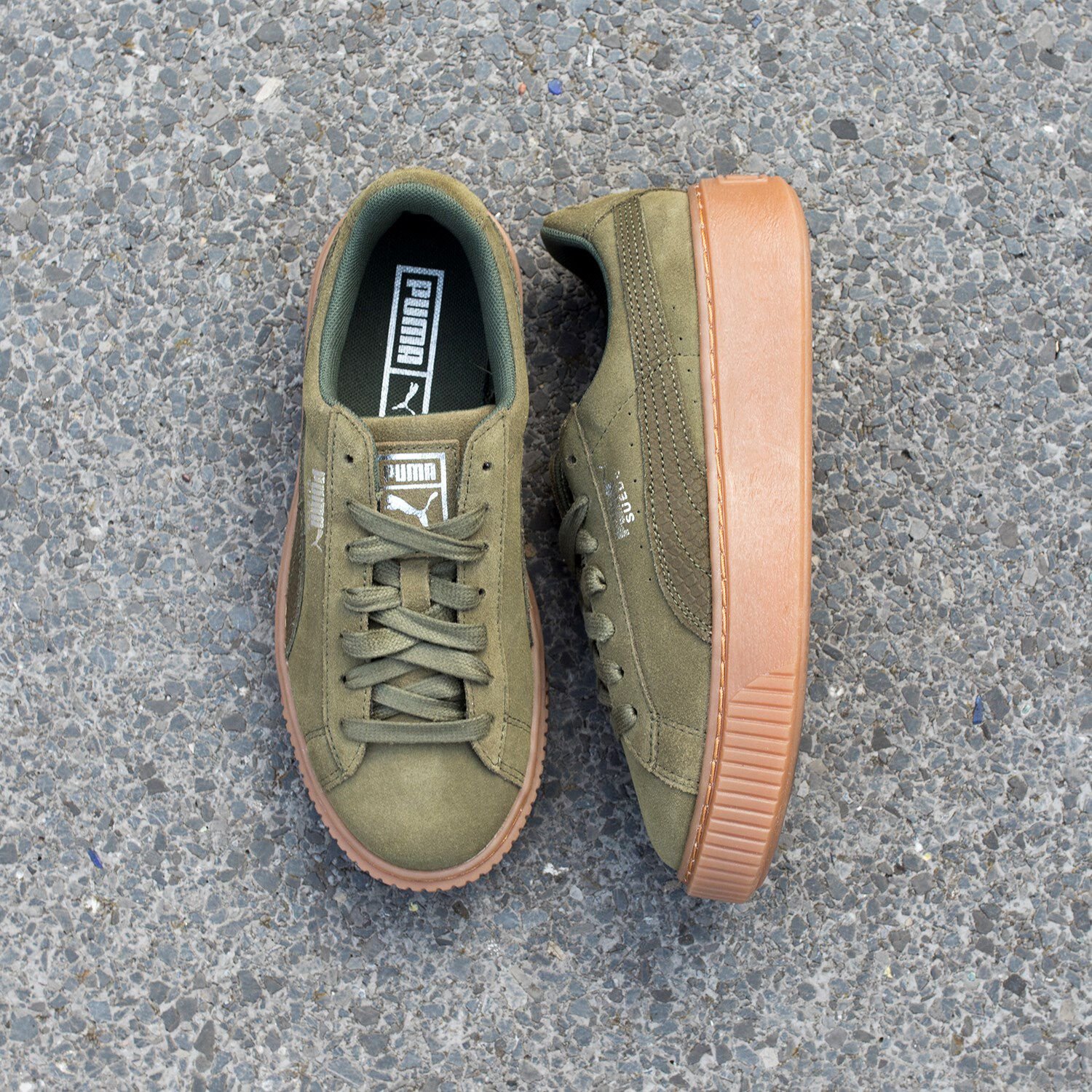 Groene PUMA Sneakers SUEDE PLATFORM ANIMAL | Omoda