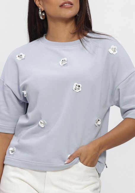 Blauwe JANSEN AMSTERDAM Truien/vesten NOA TRUI SW 170 SWEAT SHORT SLEEVE FLOWER SEQUINS - large