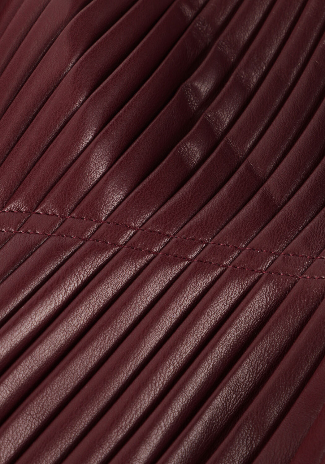 Bordeaux ALIX THE LABEL Gewatteerde jas LADIES WOVEN PLEATED FAUX LEATHER BOMBER - large