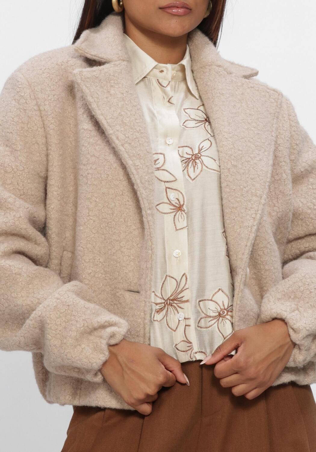 Beige NUKUS Teddy jas MADELIN JACKET BOUCLE - large