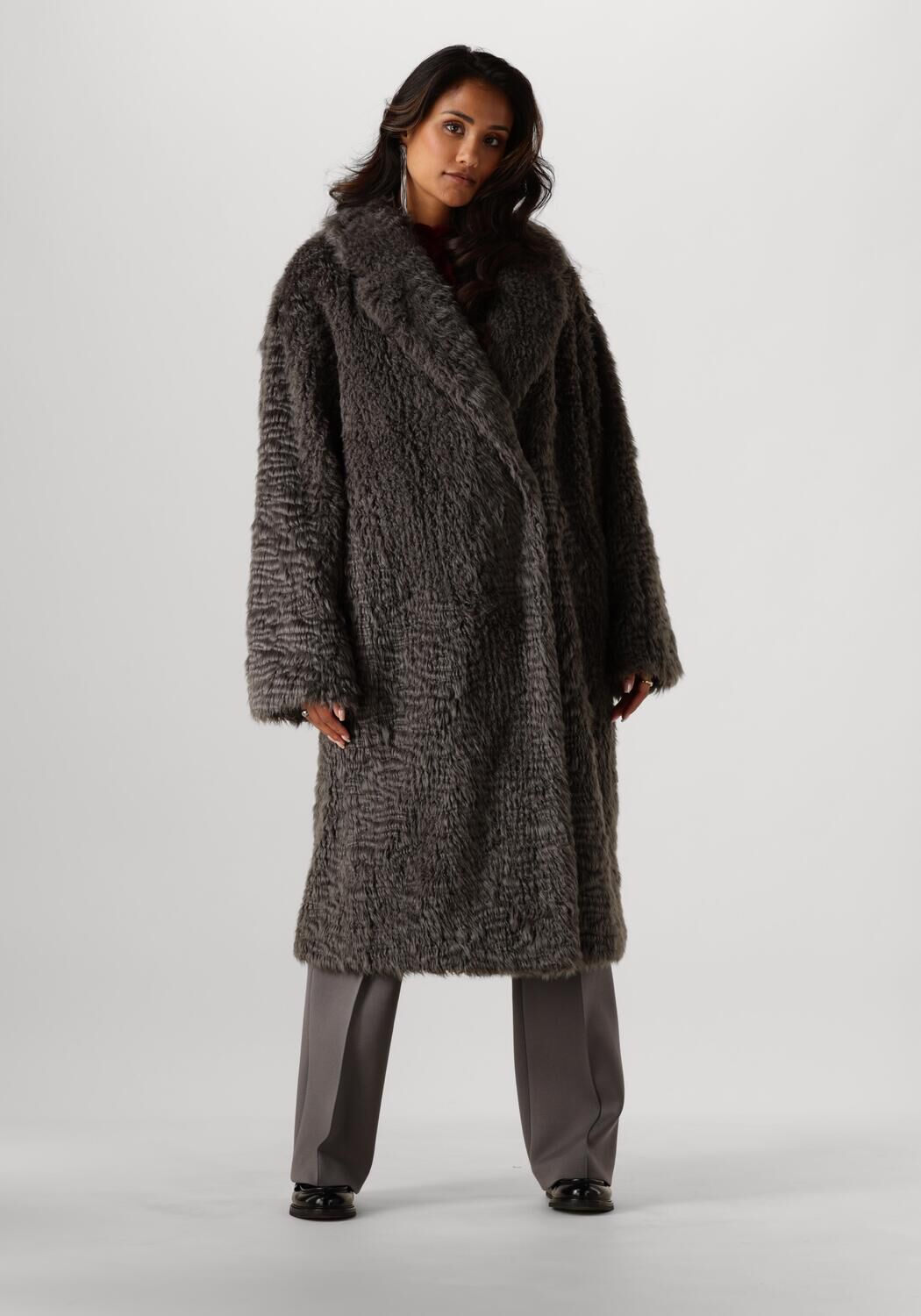 Stand Studio Rookgrijze Faux-Fur Jassen Aw24 Gray Dames