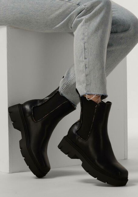 Zwarte GUESS Chelsea boots REYON - large