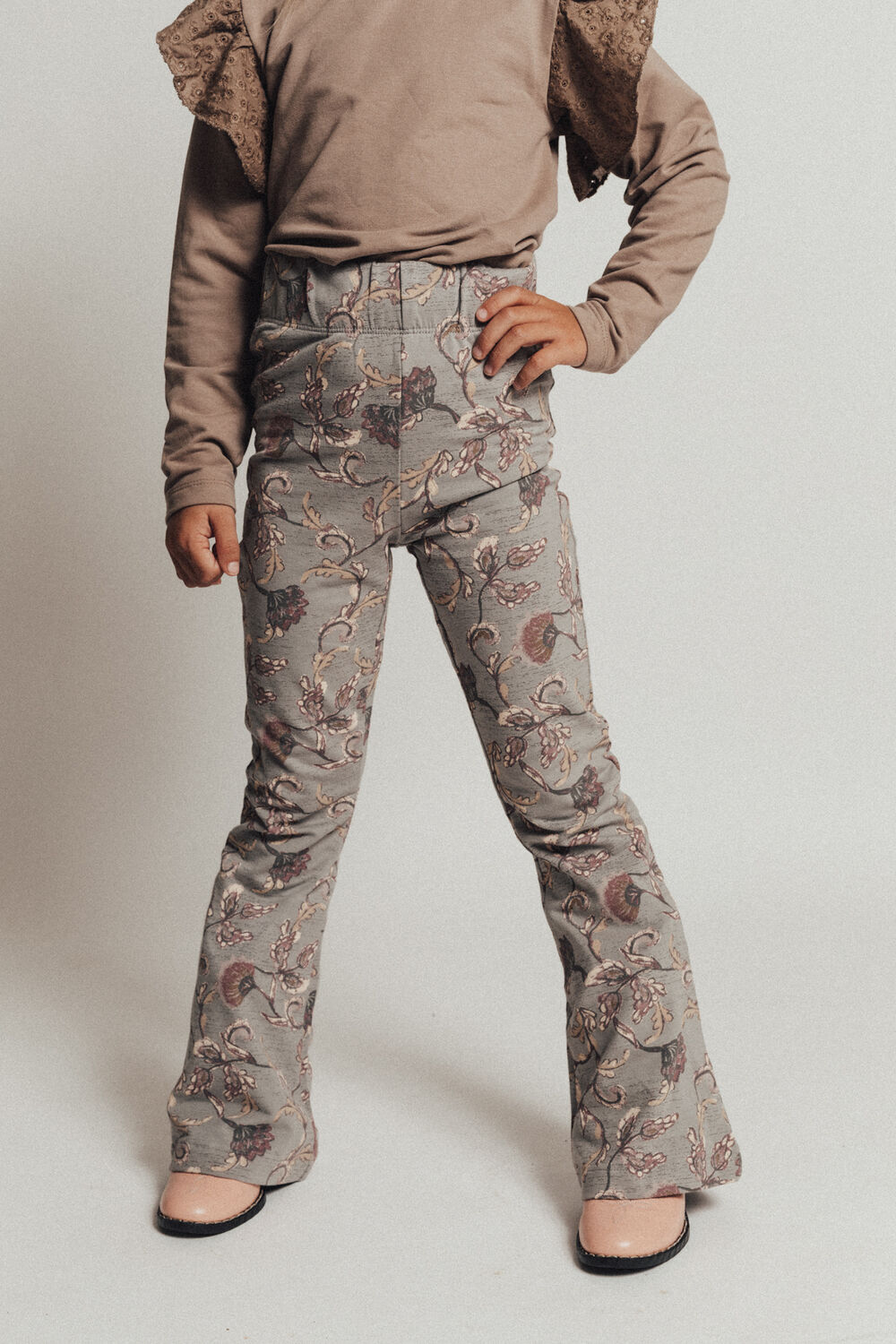 Grijze BAJE STUDIO Flared broek LIZZY - large