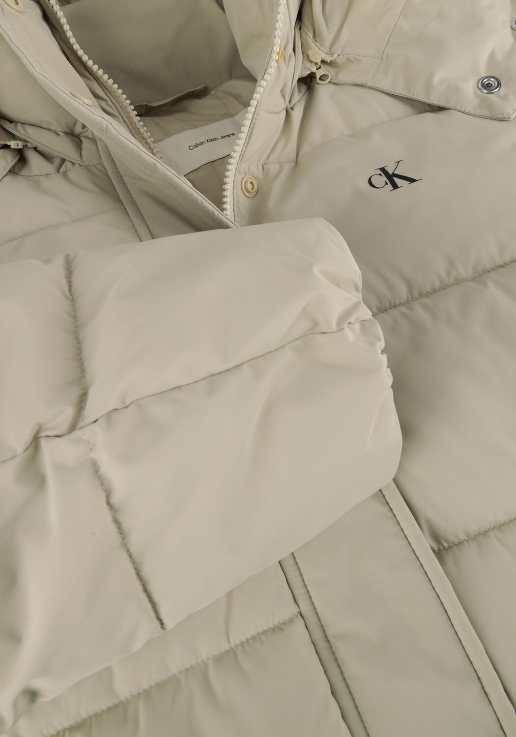 Beige CALVIN KLEIN Gewatteerde jas MATTE MONOLOGO ND SHORT PUFFER - large
