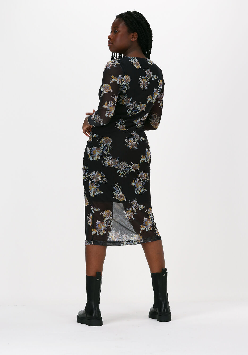 Zwarte JUST FEMALE Midi jurk ANLIA DRESS Omoda