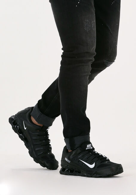Sensitive Dictate murder Zwarte NIKE REAX 8 TR Lage sneakers | Omoda