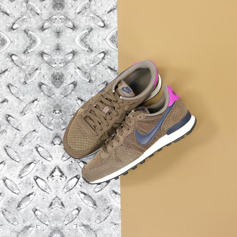 Nike bruine sales