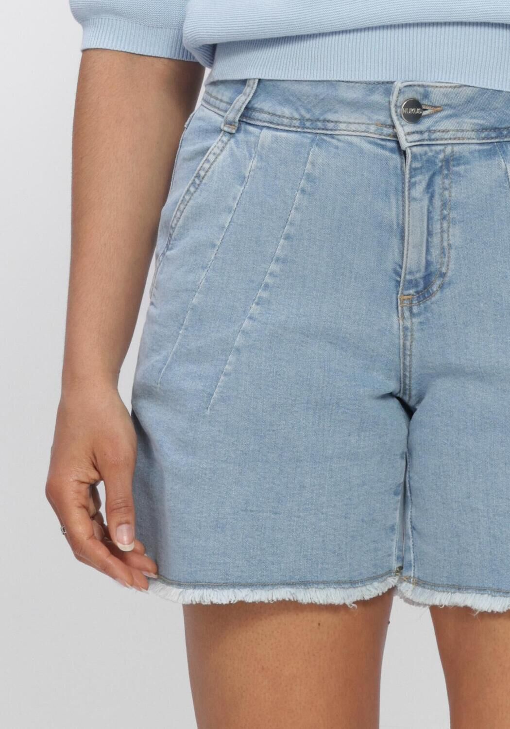 Lichtblauwe NUKUS Shorts TANYA SHORT RUFFLE - large