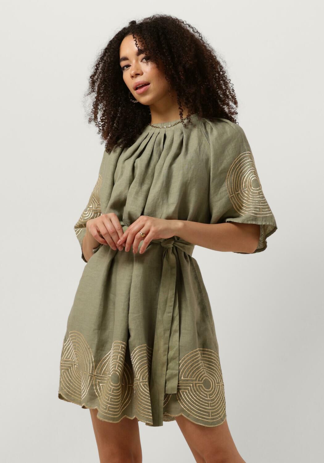 Greek Archaic Kori Jurk met labyrinth borduursel Zoe groen