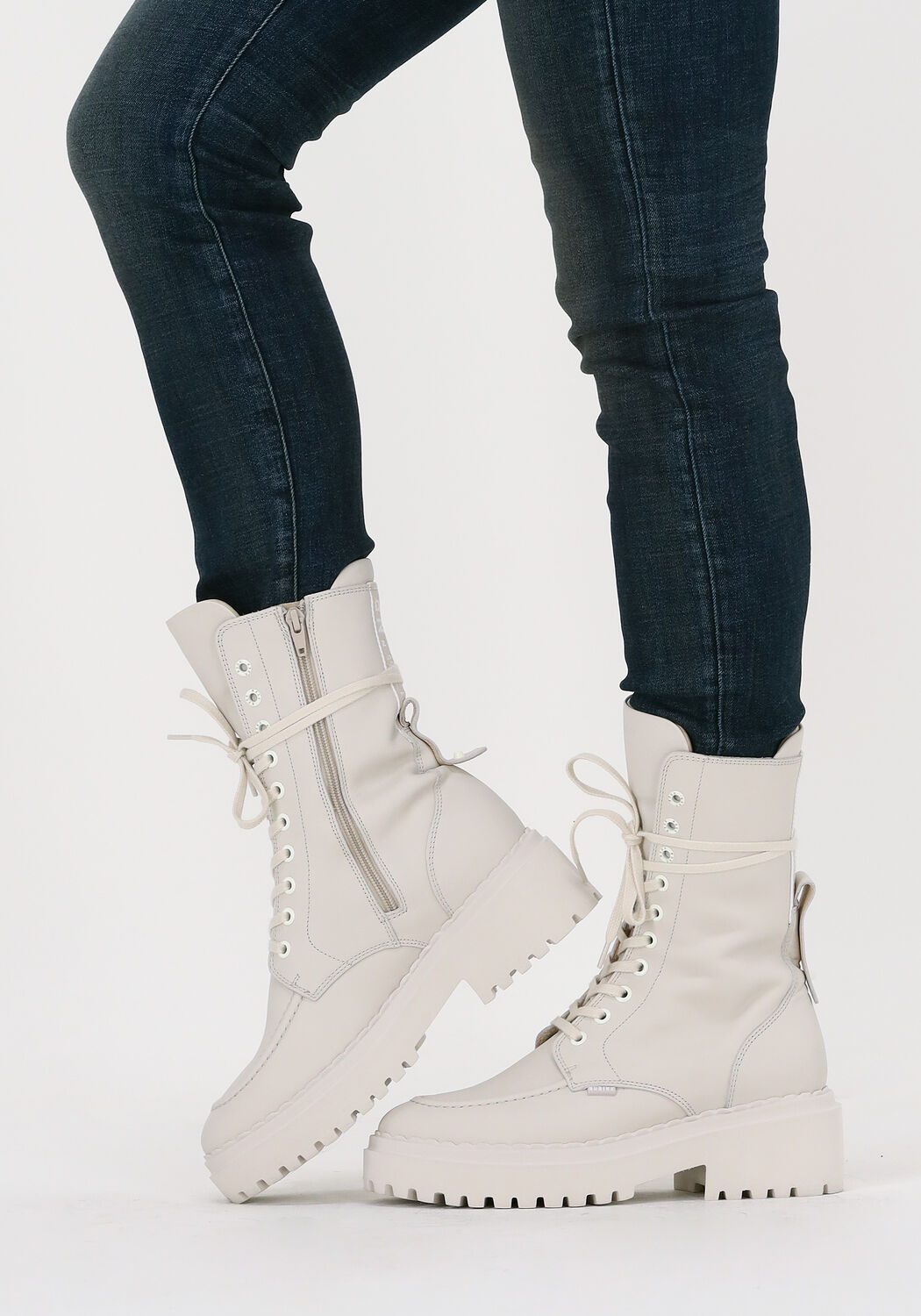 Witte NUBIKK FAE ADAMS Chelsea boots | Omoda