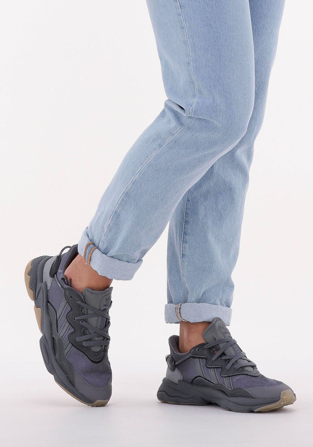 Grijze ADIDAS Lage sneakers OZWEEGO MEN - large