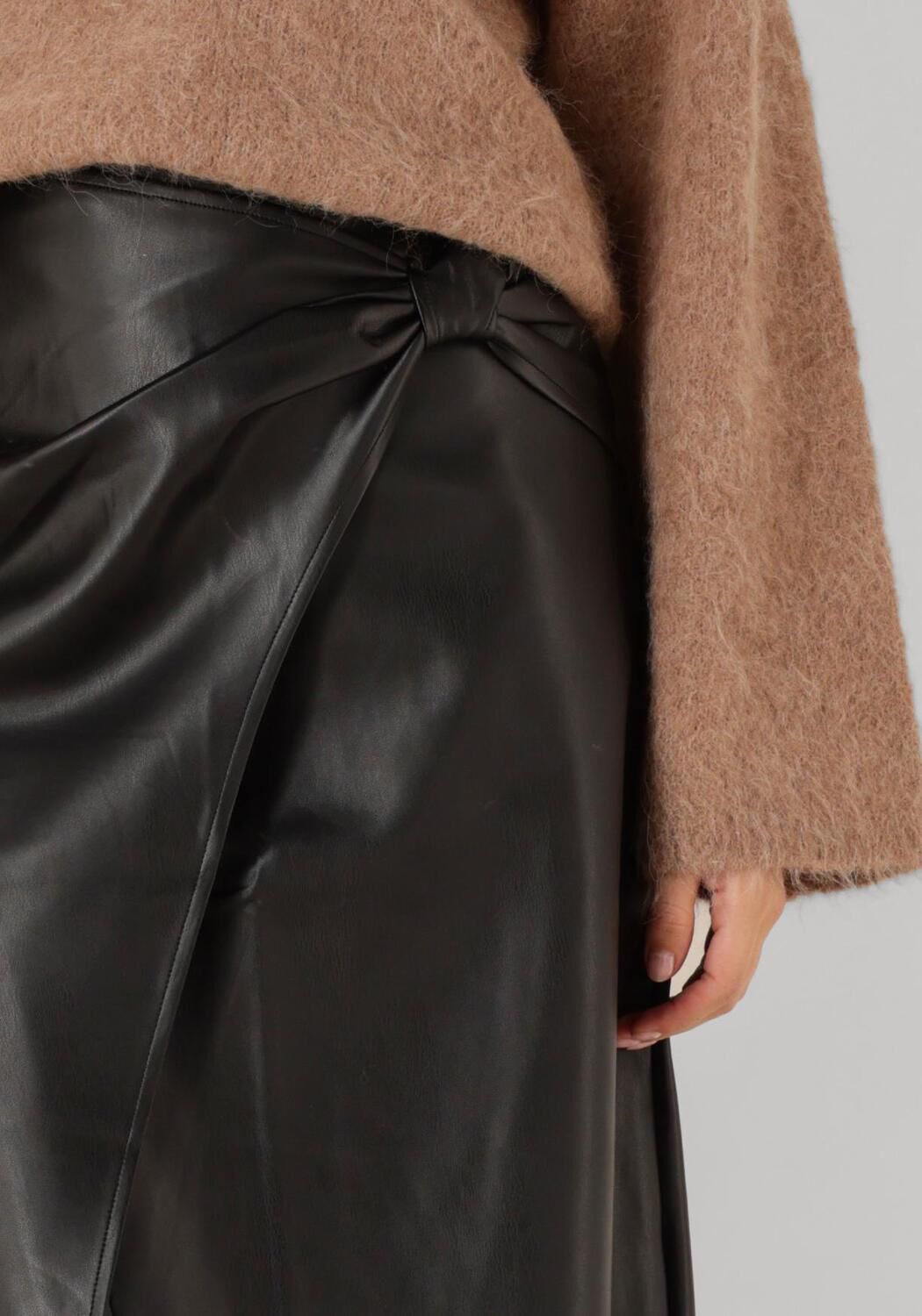 AIMEE THE LABEL Dames Rokken Maxime Vegan Zwart