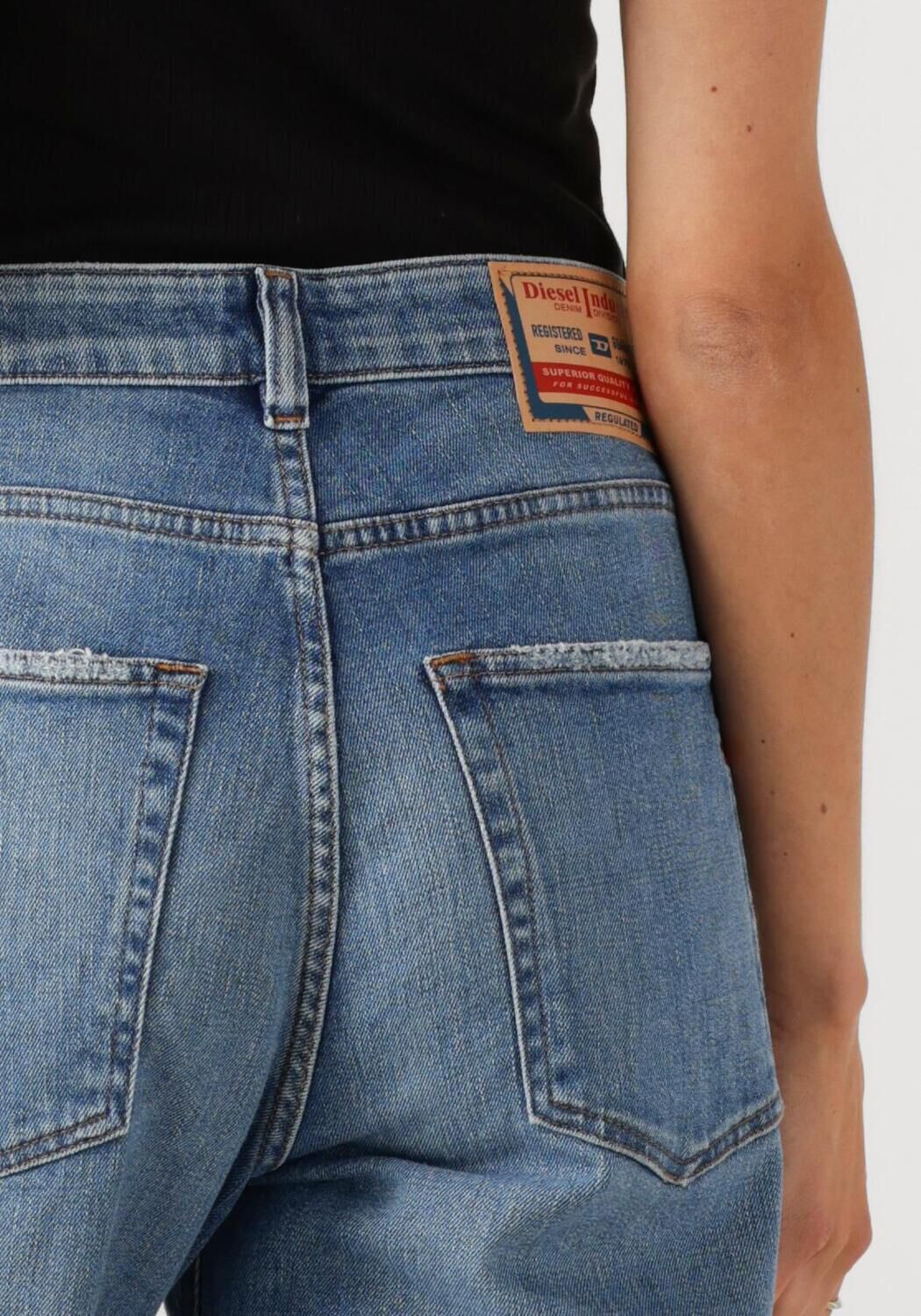 DIESEL Dames Jeans 1988 D-ark Lichtblauw