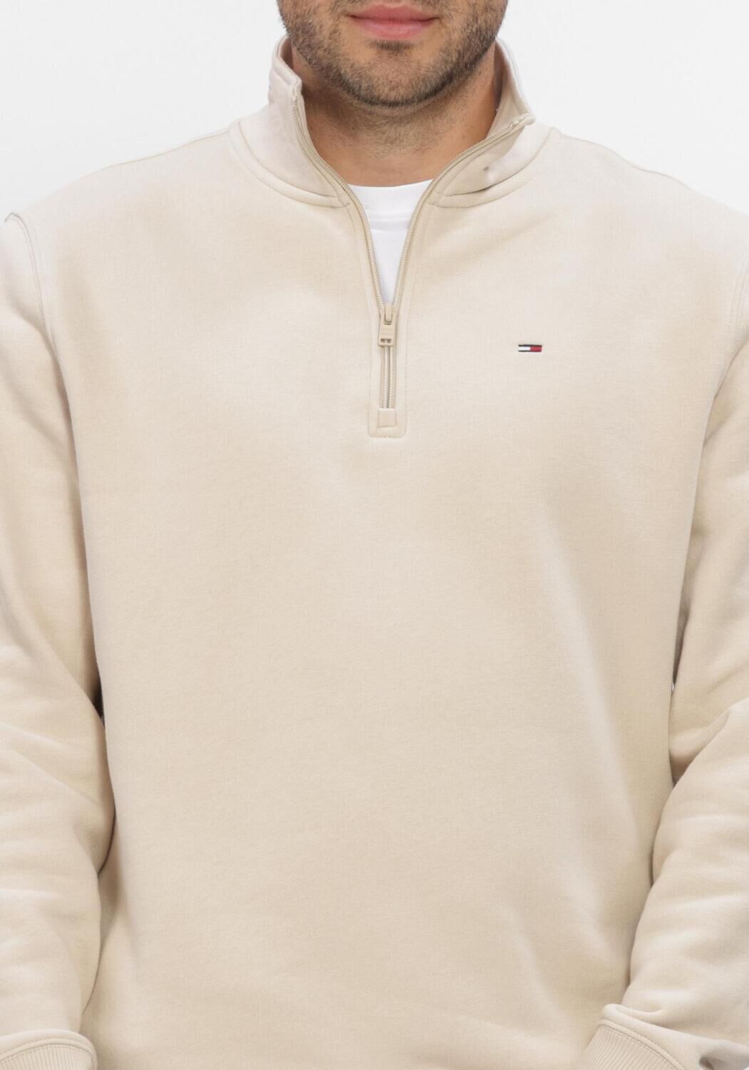 Beige TOMMY JEANS Trui TJM REG FLEECE 1/4ZIP MOCK NECK - large
