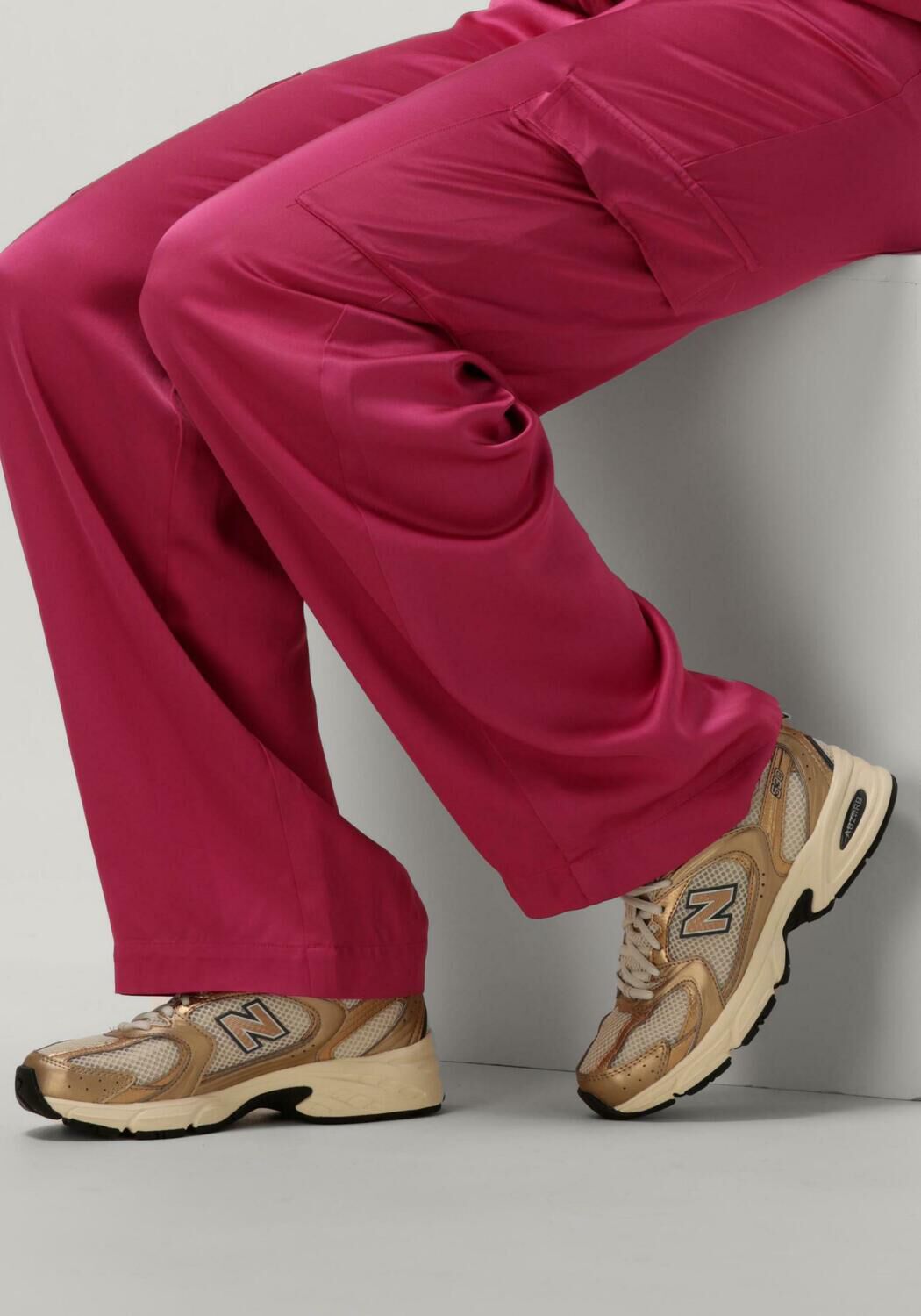 Gouden NEW BALANCE Lage sneakers MR530 D Omoda