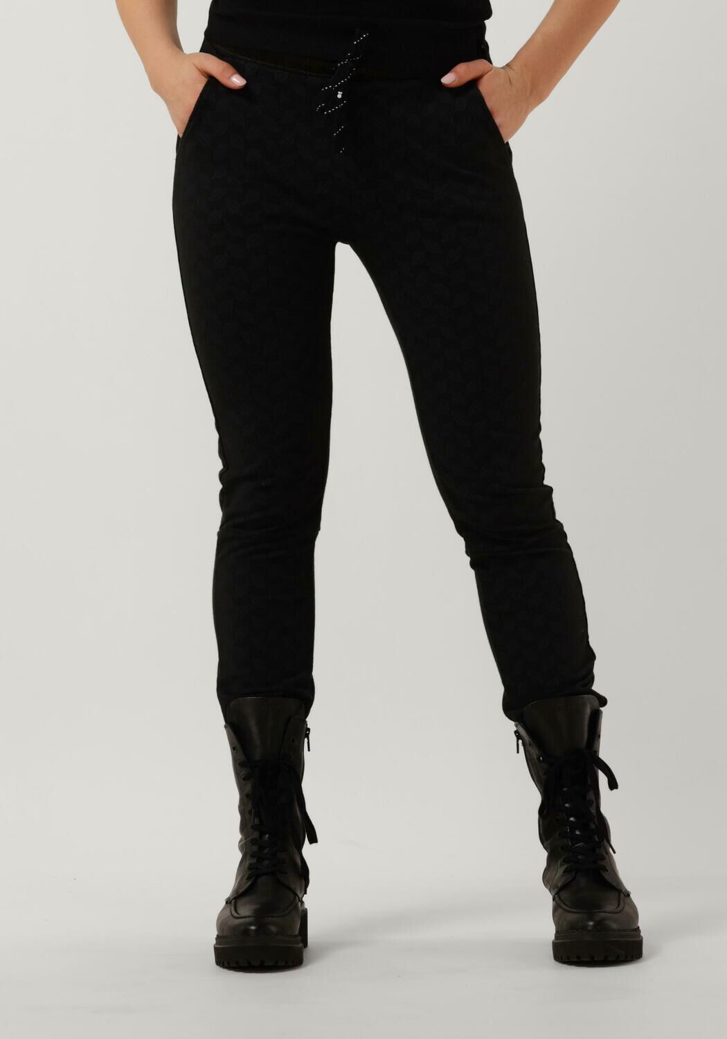 Zwarte 10DAYS Joggingbroek CROPPED JOGGER MONOGRAM Omoda