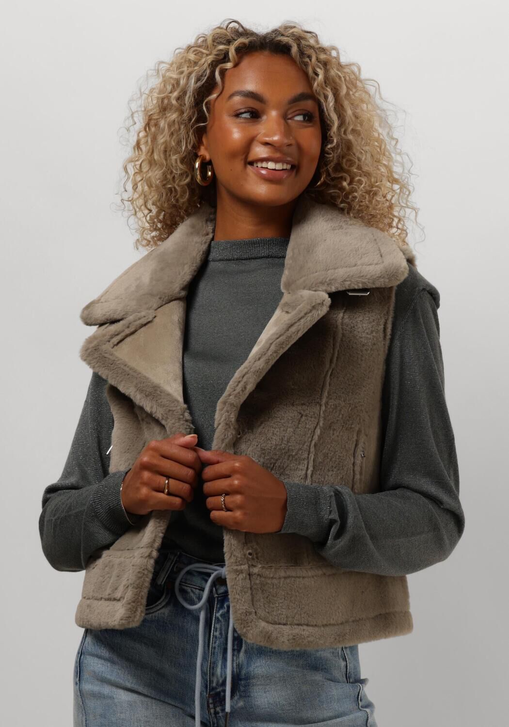 Taupe MINUS Gilet PAT FAUX FUR VEST Omoda