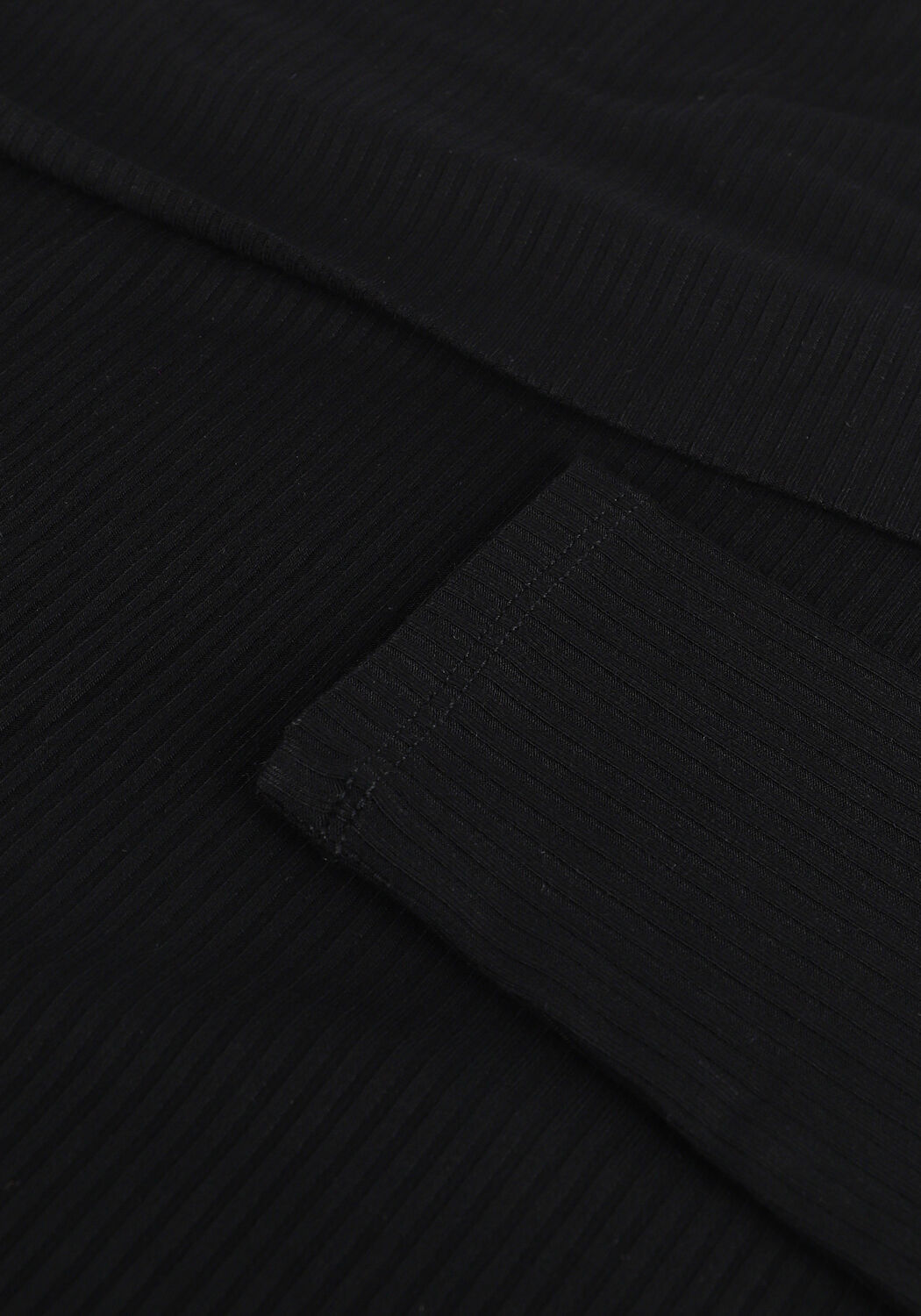 Zwarte NA-KD Top OFF SHOULDER CROPPED TOP - large