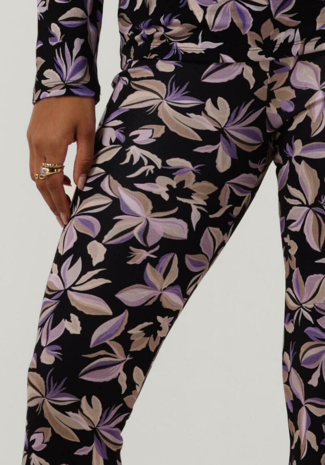 Fabletics kidswear hot sale