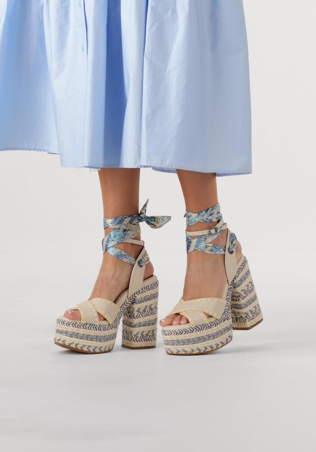 Blauwe KURT GEIGER LONDON Sandalen met hak CHELSEA SCARF PLATFORM - large