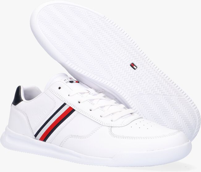 Witte TOMMY HILFIGER Lage sneakers LIGHTWEIGHT SNEAKER FLAG - large