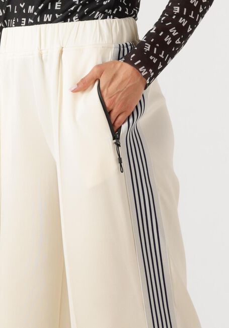 Witte HAUTE L'AMITIÉ Joggingbroek BAGGY TRACK TALL PANTS - large