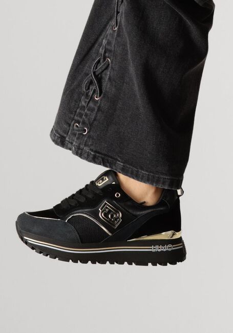 Zwarte LIU JO Lage sneakers LIU JO MAXI WONDER 73 Zwarte LIU JO Lage sneakers LIU JO MAXI WONDER 73 - large