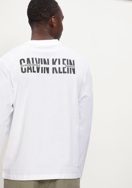 Witte CALVIN KLEIN T-shirt LS EASY 20S RETRO CALVIN BACK GR - large