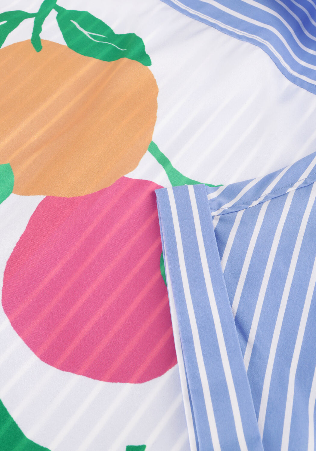 Blauwe CATWALK JUNKIE Blouses SHORT SLEEVE BLOUSE WITH GRAPHIC - large