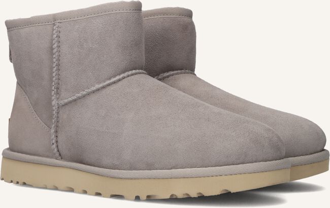 Grijze UGG Vachtlaarzen W CLASSIC MINI II Grijze UGG Vachtlaarzen W CLASSIC MINI II - large